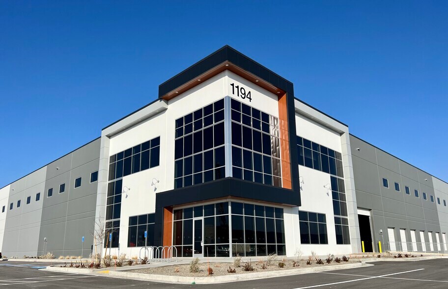 More Photos Of 1195 N 6550, Salt Lake City Distribution For Lease
