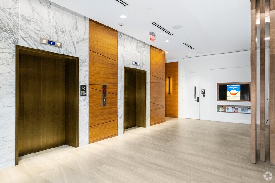 More Photos Of 3400 S Clark St, Arlington Apartments For Lease