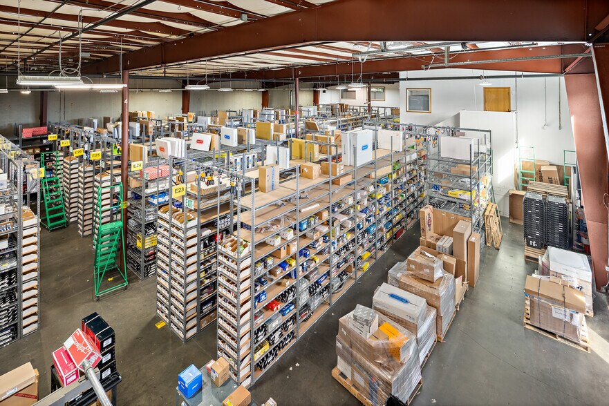 More Photos Of 11504 Airport Rd, Everett Warehouse For Sale