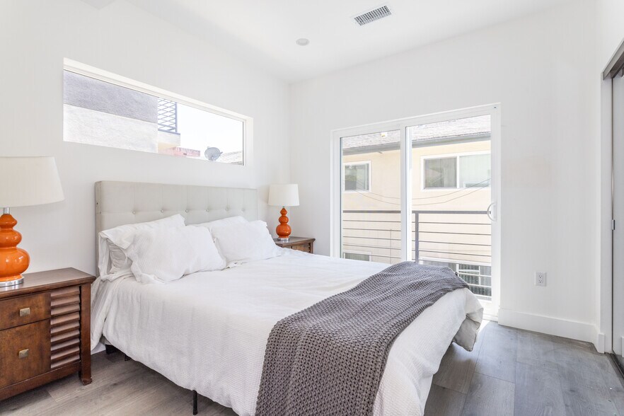 More Photos Of 1032-1038 N Oxford Ave, Los Angeles Apartments For Sale