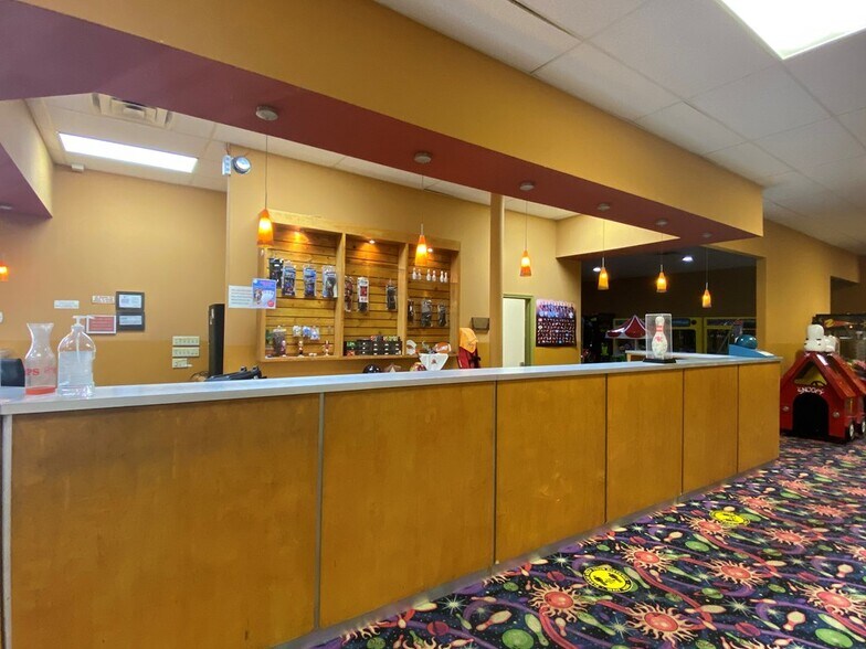 More Photos Of 3515 El Indio Hwy, Eagle Pass Bowling Alley For Sale