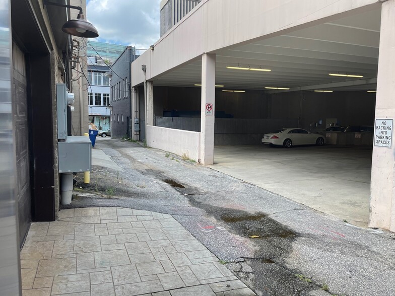 More Photos Of 213 N Main St, Greenville Storefront Retail Office For Lease