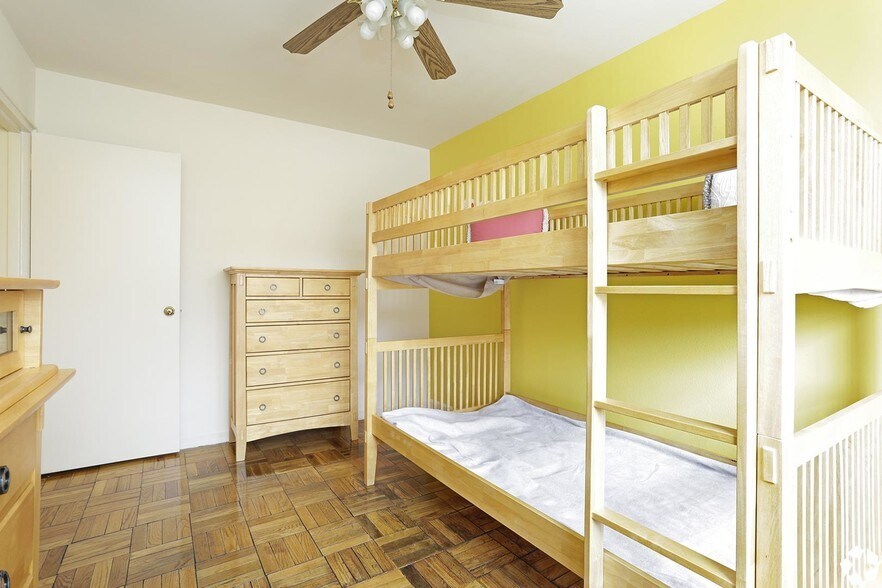 More Photos Of 3301 Chillum Rd, Mount Rainier Apartments For Sale