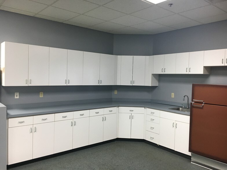 More Photos Of 836 Centennial Way, Lansing Medical For Sale