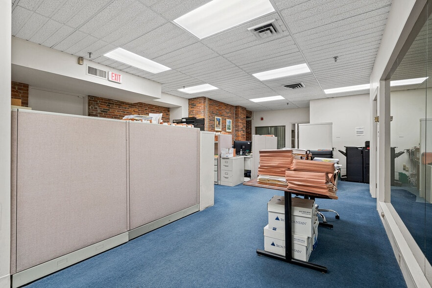 More Photos Of 21 Merchants Row, Boston Loft Creative Space For Sale