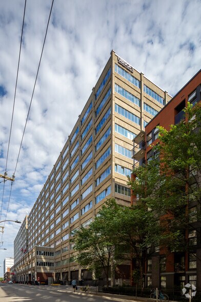 More Photos Of 5445 Av De Gaspé, Montréal Office For Lease