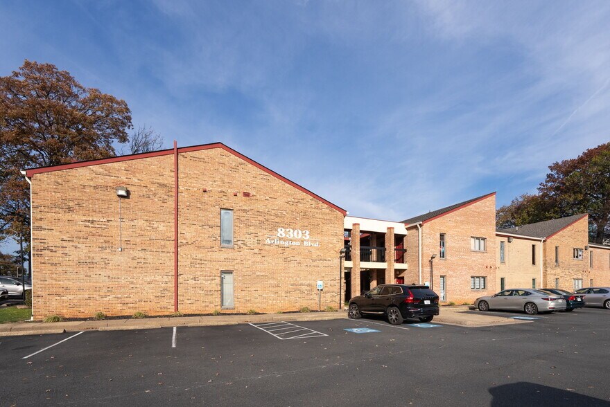 More Photos Of 8303 Arlington Blvd, Fairfax Medical For Sale