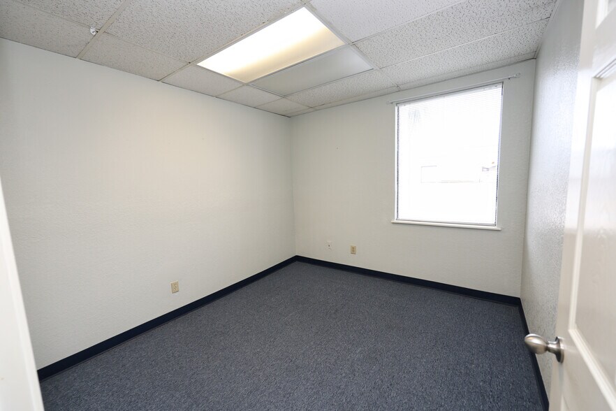 More Photos Of 6511 Stewart Rd, Galveston Office For Lease