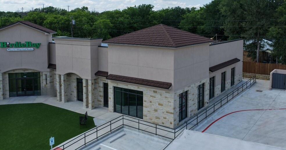 More Photos Of 3017 Oakey Trl, Hudson Oaks Restaurant For Lease