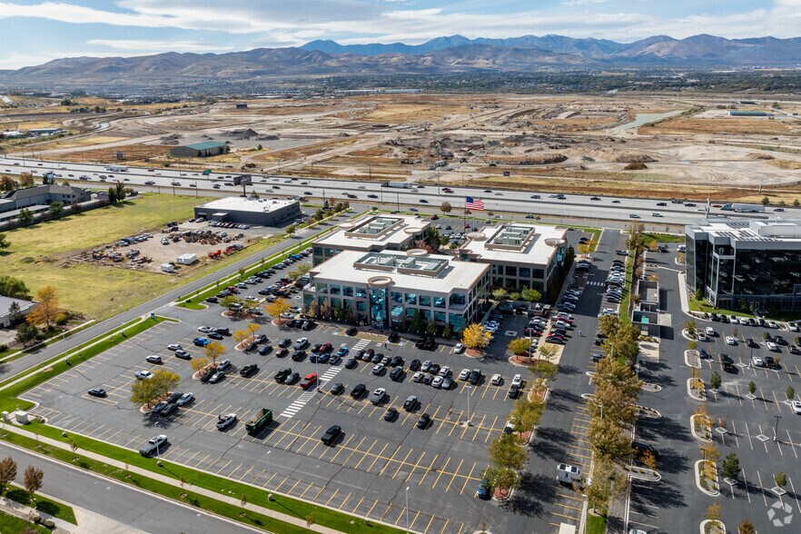 More Photos Of 13961 S Minuteman Dr, Draper Office For Lease