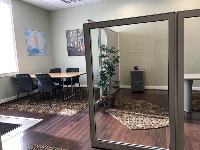 More Photos Of 4-6 Barlows Landing Rd, Pocasset Storefront Retail Office For Sale