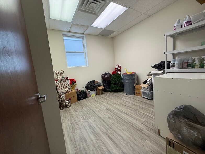 More Photos Of 294-298 State St, Hackensack Medical For Sale