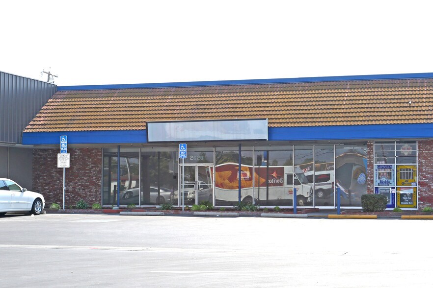 More Photos Of 2602-2626 Ashlan St, Fresno Unknown For Lease