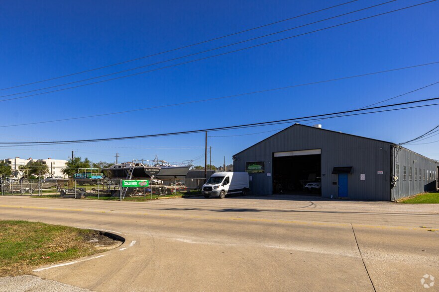 Primary Photo Of 921 Lawrence Rd, Kemah Industrial For Sale