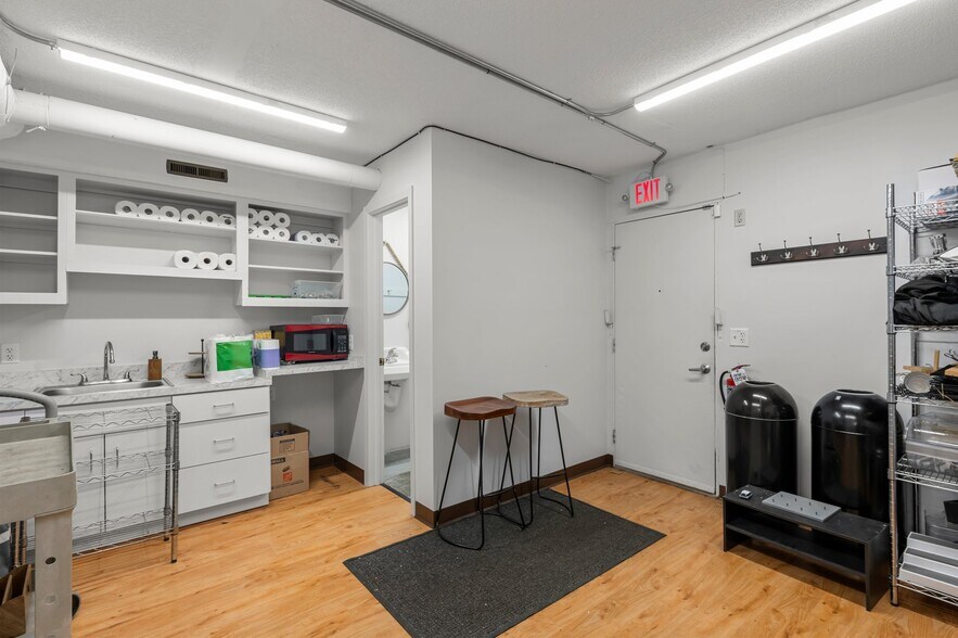 More Photos Of 1652 Grand Ave, Saint Paul Storefront Retail Office For Lease