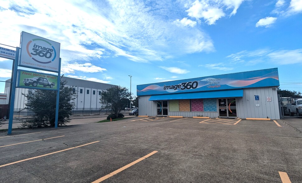 Primary Photo Of 3920 Phelan Blvd, Beaumont General Retail For Sale