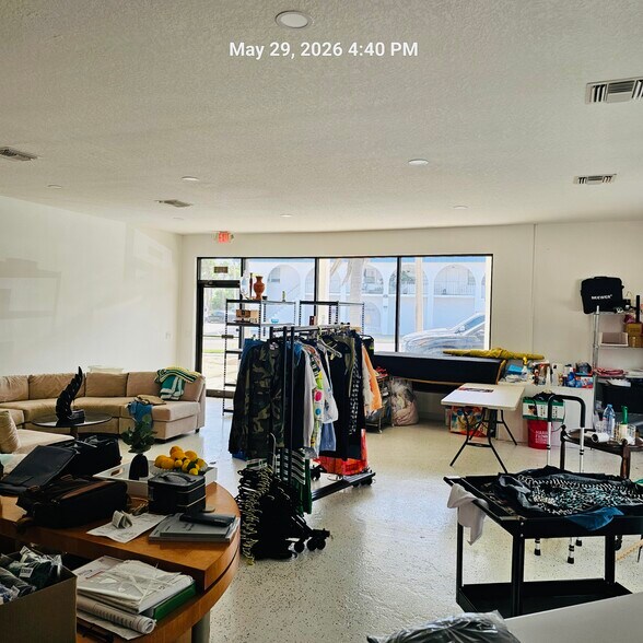 More Photos Of 6435 Gateway Ave, Sarasota General Retail For Lease