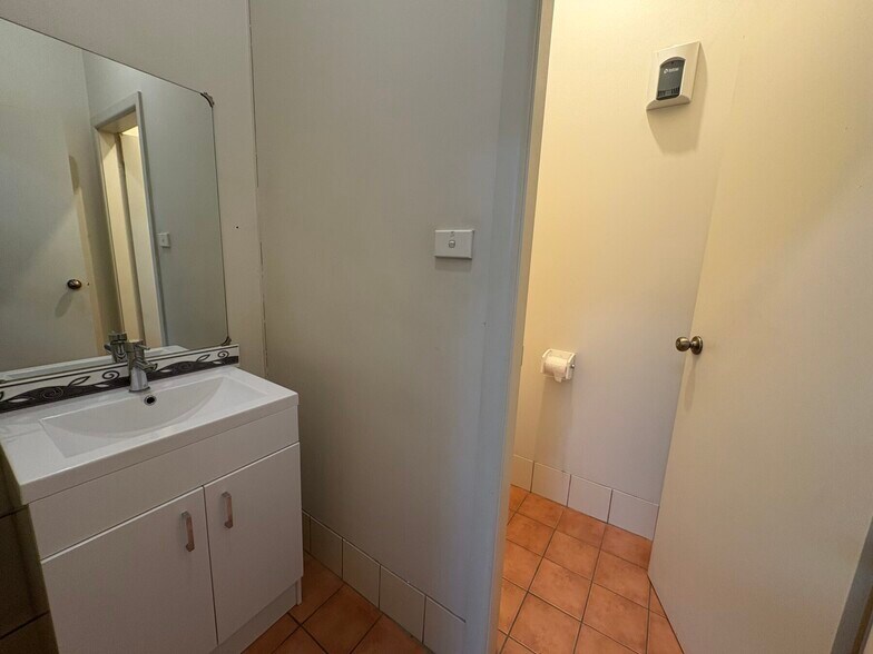 More Photos Of 158 Auburn St, Goulburn Office For Lease