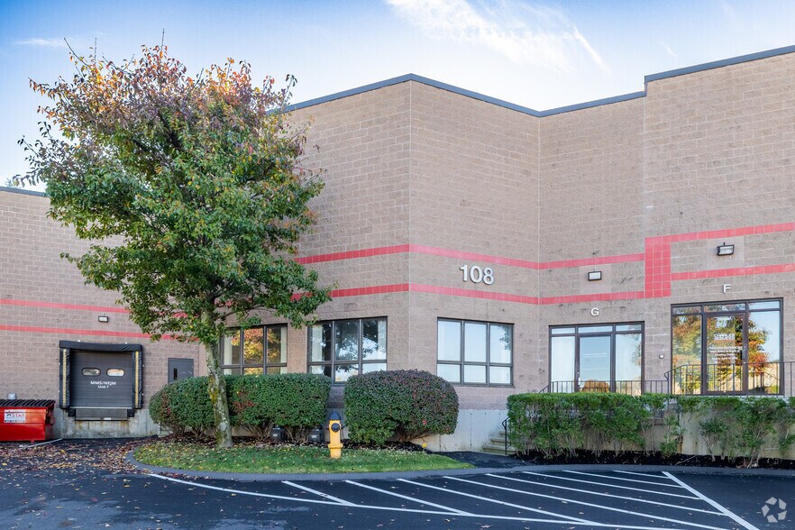 More Photos Of 108 Clematis Ave, Waltham Unknown For Lease