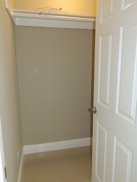 More Photos Of 2901 Middle River Dr, Fort Lauderdale Apartments For Sale