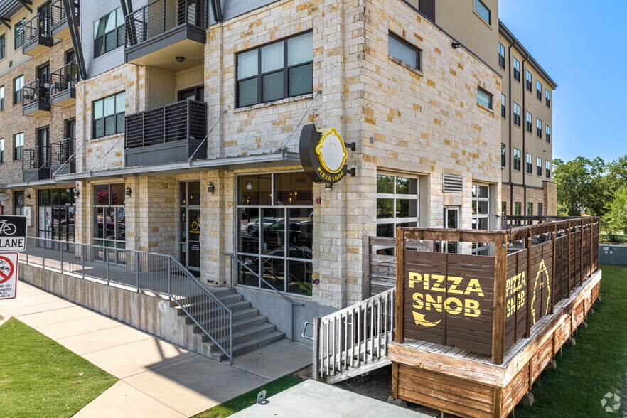 More Photos Of 321 W Hickory St, Denton Apartments For Lease