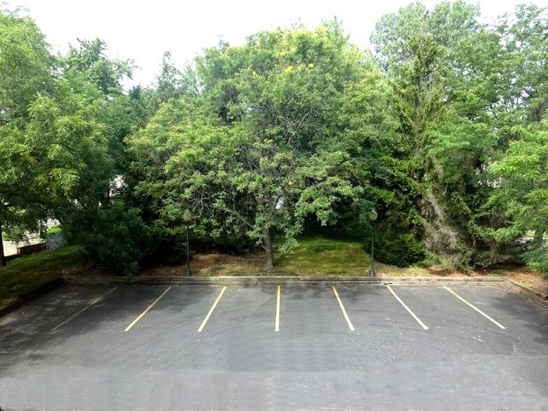 More Photos Of 128 Ridge Ave, Bloomingdale Loft Creative Space For Sale