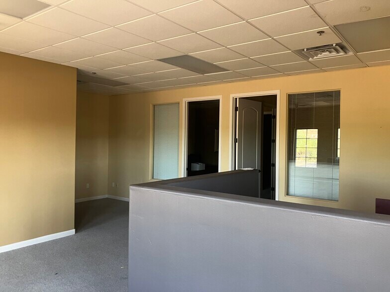 More Photos Of 16853 E Palisades Blvd, Fountain Hills Office For Lease