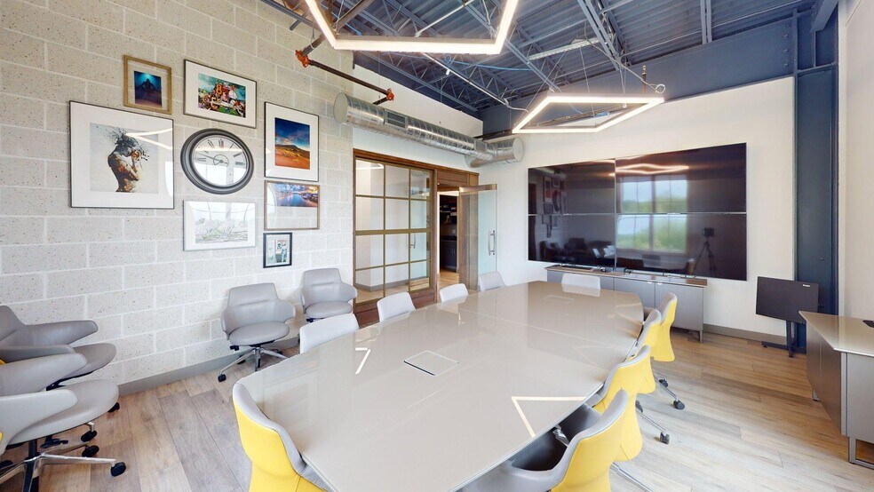 More Photos Of 320 Wingo Way, Mount Pleasant Loft Creative Space For Lease