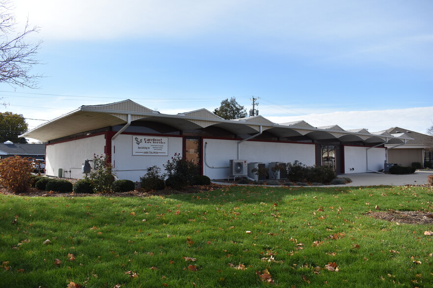 Primary Photo Of 1520 Creston Park Dr, Janesville Storefront For Lease