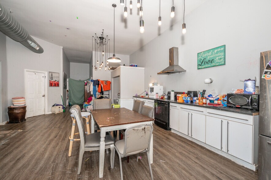 More Photos Of 1514 Kinney Ave, Cincinnati Warehouse For Sale