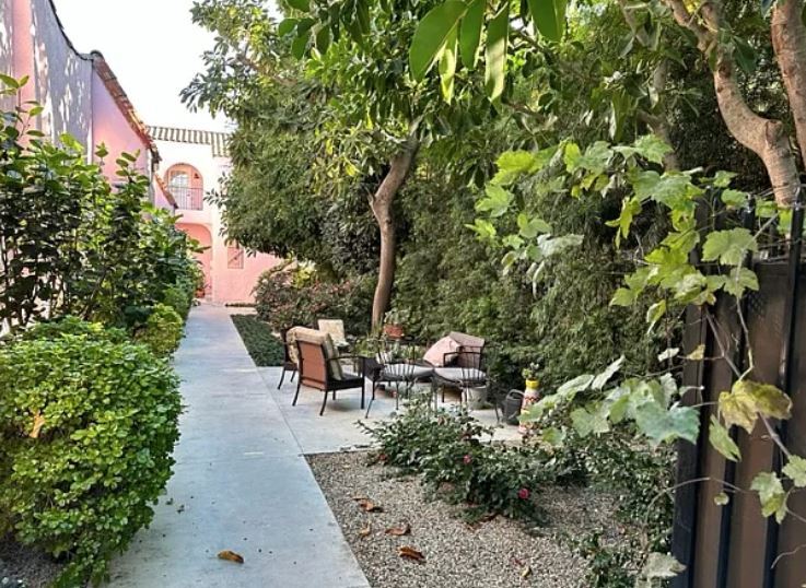 More Photos Of 846-848 N Sycamore Ave, Los Angeles Apartments For Sale