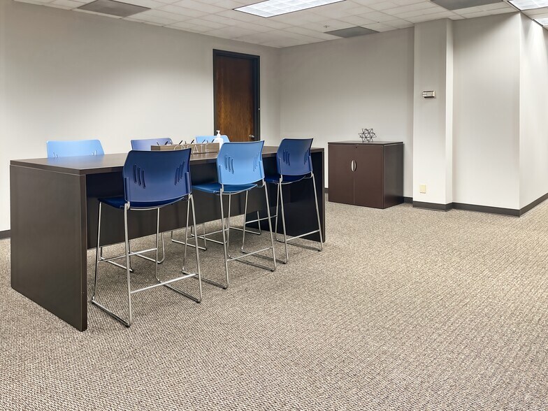 More Photos Of 6666 S Sheridan Rd, Tulsa Coworking Space