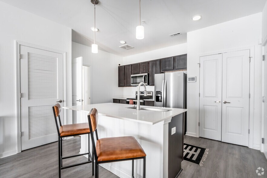 More Photos Of 10615 Steele Creek Rd, Charlotte Apartments For Sale