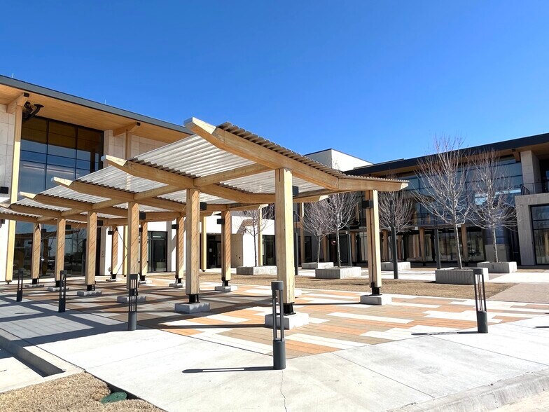 More Photos Of 420 SW 6th St, Moore Office For Lease