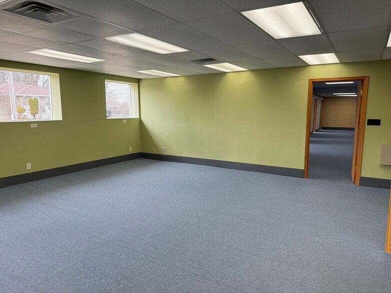 More Photos Of 223 N Seymour St, Fond Du Lac Manufacturing For Lease