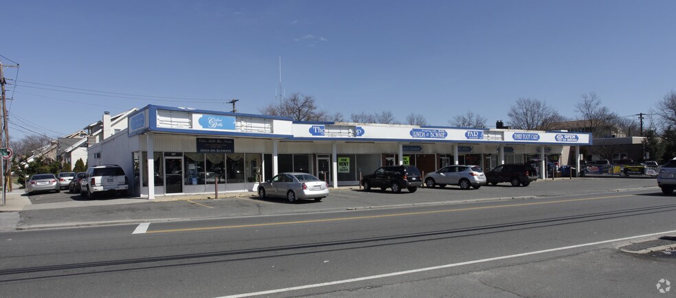 More Photos Of 136-148 Main St, East Rockaway Freestanding For Lease