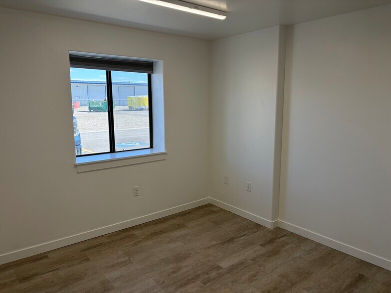 More Photos Of 2819 E 14th N, Ammon Warehouse For Lease