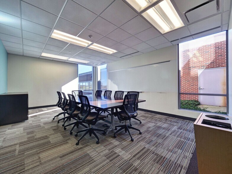 More Photos Of 355 Maple Ave, Harleysville Manufacturing For Lease