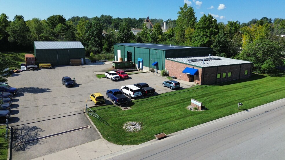 Primary Photo Of 319 Industrial Dr, Franklin Warehouse For Lease