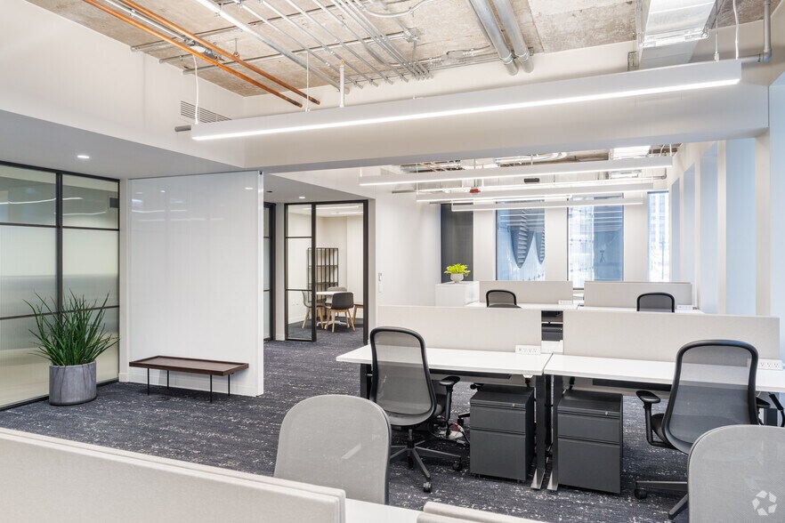 More Photos Of 311 W Monroe St, Chicago Coworking Space