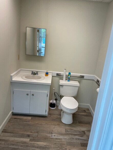 More Photos Of 117 Wortham St, Wadesboro Office Residential For Lease