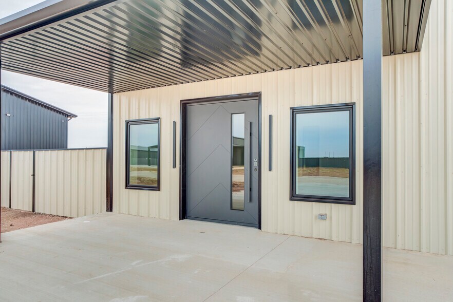 More Photos Of MLK between 98th & 114th, Lubbock Industrial For Sale