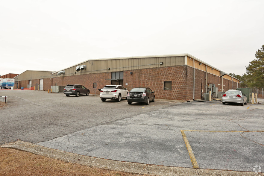 Primary Photo Of 4732 Stone Dr, Tucker Warehouse For Lease