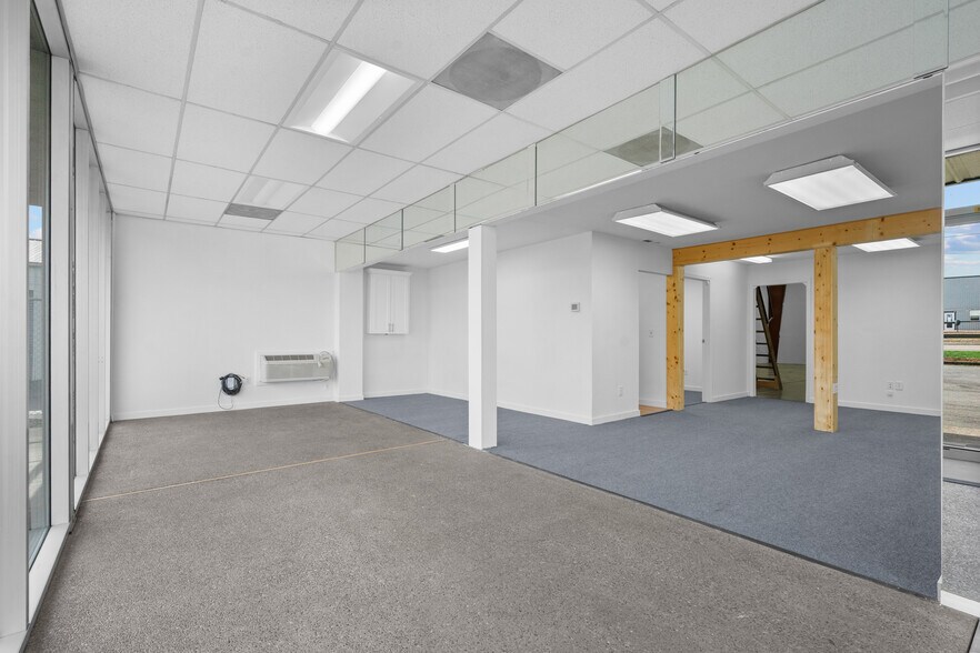 More Photos Of 999 N 1st St, Silverton Freestanding For Lease