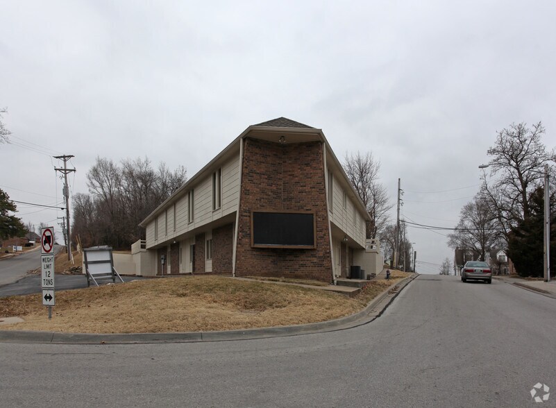 More Photos Of 601 4th St, Platte City Office For Sale