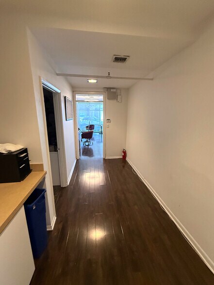More Photos Of 8906 W Olympic Blvd, Beverly Hills Office For Lease