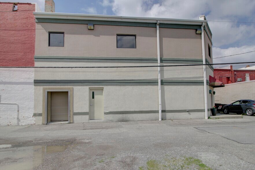 More Photos Of 224 E Main St, Ottawa Office For Sale