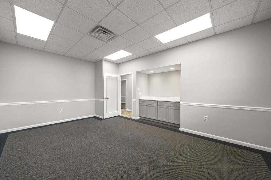More Photos Of 3825 Leonardtown Rd, Waldorf Office For Lease