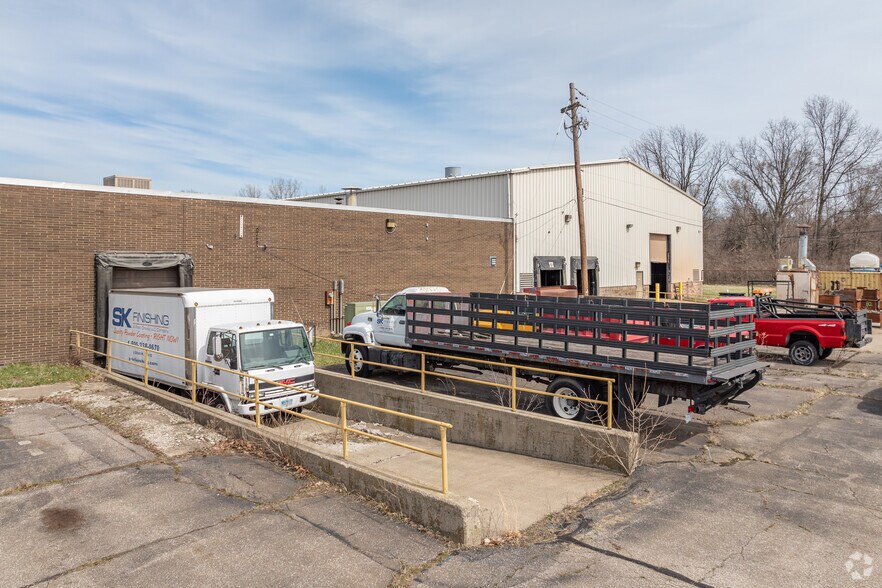 More Photos Of 2201 W Park Dr, Lorain Manufacturing For Sale