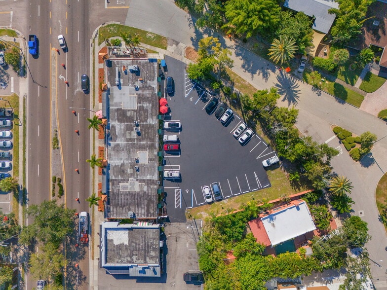 More Photos Of 2801-2815 N Tamiami Trl, Sarasota Restaurant For Lease